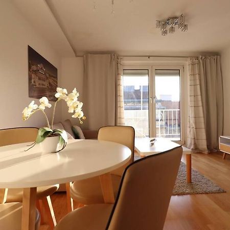 Brilliant View: Balcony Home, Modern, Stylish And Newly Renovated فيينا المظهر الخارجي الصورة