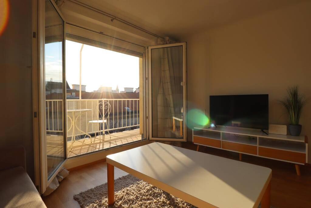 Brilliant View: Balcony Home, Modern, Stylish And Newly Renovated فيينا المظهر الخارجي الصورة
