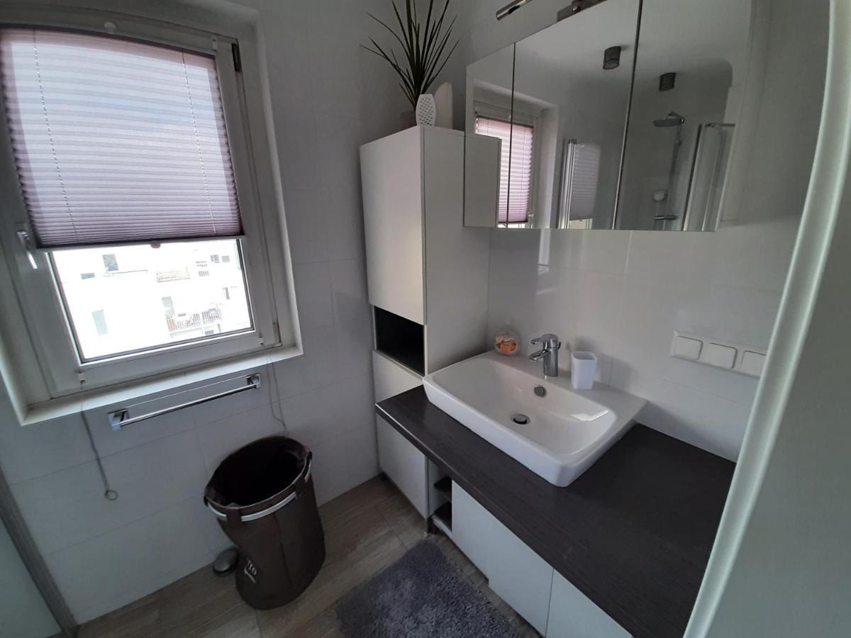 Brilliant View: Balcony Home, Modern, Stylish And Newly Renovated فيينا المظهر الخارجي الصورة