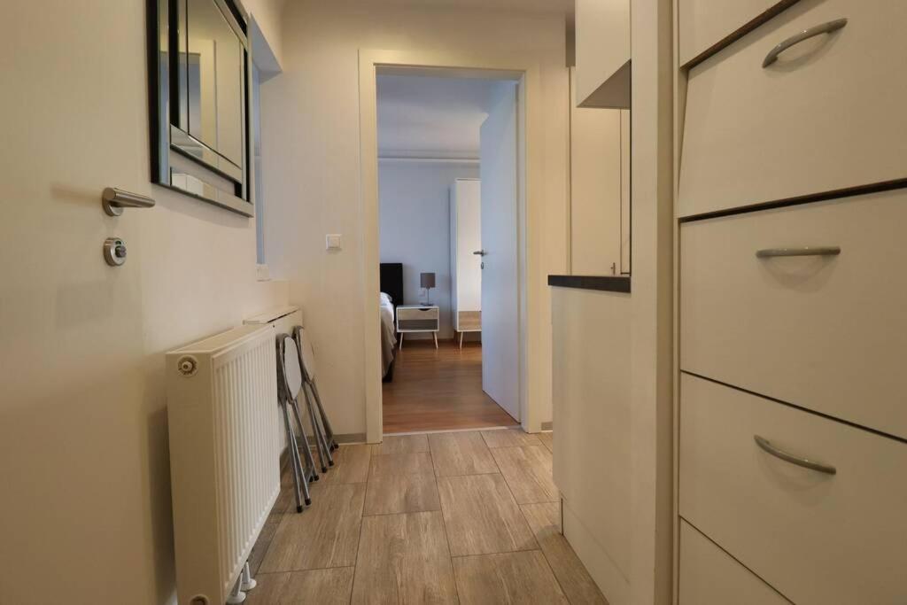 Brilliant View: Balcony Home, Modern, Stylish And Newly Renovated فيينا المظهر الخارجي الصورة
